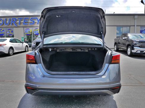 Used 2025 Nissan Altima 2.5 SV FWD image 15