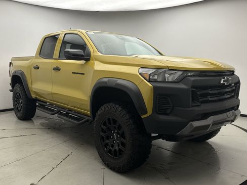 Used 2023 Chevrolet Colorado Trail Boss w/ Technology Package image 7