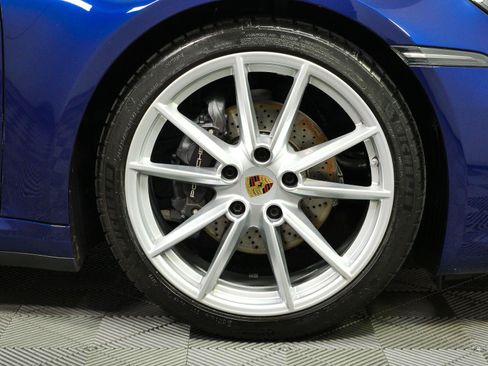 Used 2023 Porsche 911 Carrera RWD image 31
