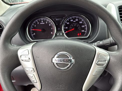 Used 2015 Nissan Versa FWD image 9