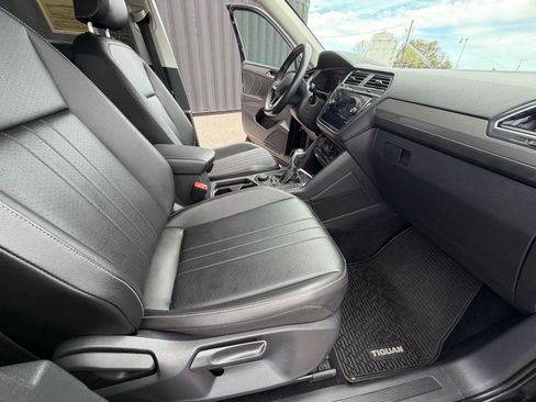Used 2022 Volkswagen Tiguan SE AWD/4WD image 31