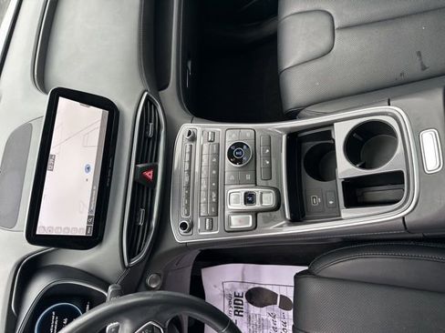 Certified 2023 Hyundai Santa Fe SEL Premium image 22