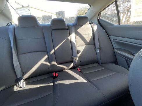 Used 2025 Nissan Altima 2.5 SV image 38