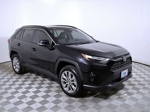 Used 2025 Toyota RAV4 XLE Premium FWD image 7