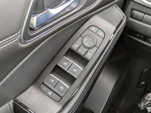 Used 2023 Nissan Rogue SV w/ SV Premium B Package image 19