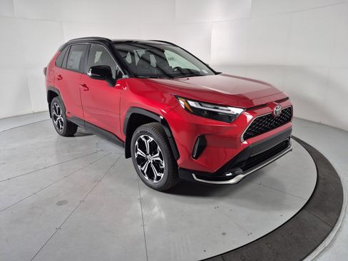 New 2025 Toyota RAV4 XSE image 10