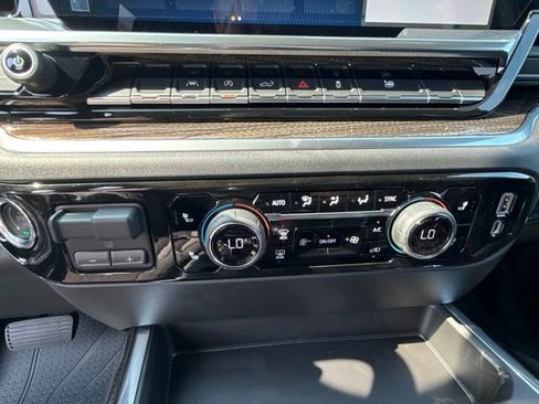 New 2026 Chevrolet Silverado 1500 RST w/ LPO, Dark Essentials Package AWD/4WD image 20