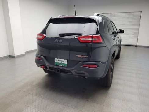 Used 2017 Jeep Cherokee Trailhawk AWD/4WD image 7