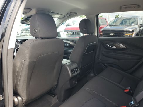 Used 2024 GMC Terrain SLE FWD image 12