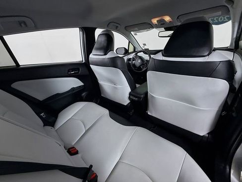 Certified 2022 Toyota Prius XLE image 29