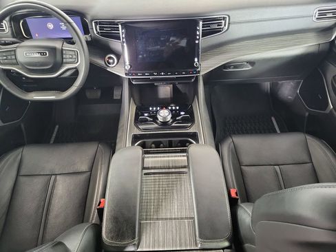 Used 2024 Jeep Wagoneer Series III w/ Premium Group I image 13