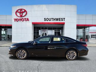 Used 2019 Toyota Avalon XLE video 3