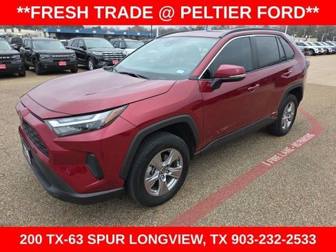 Used 2022 Toyota RAV4 XLE image 3