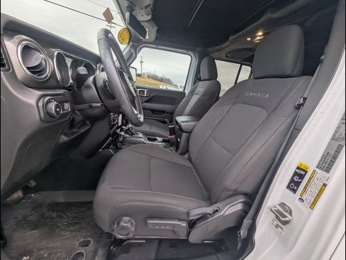 Used 2023 Jeep Wrangler Unlimited Sahara w/ Cold Weather Group AWD/4WD image 20