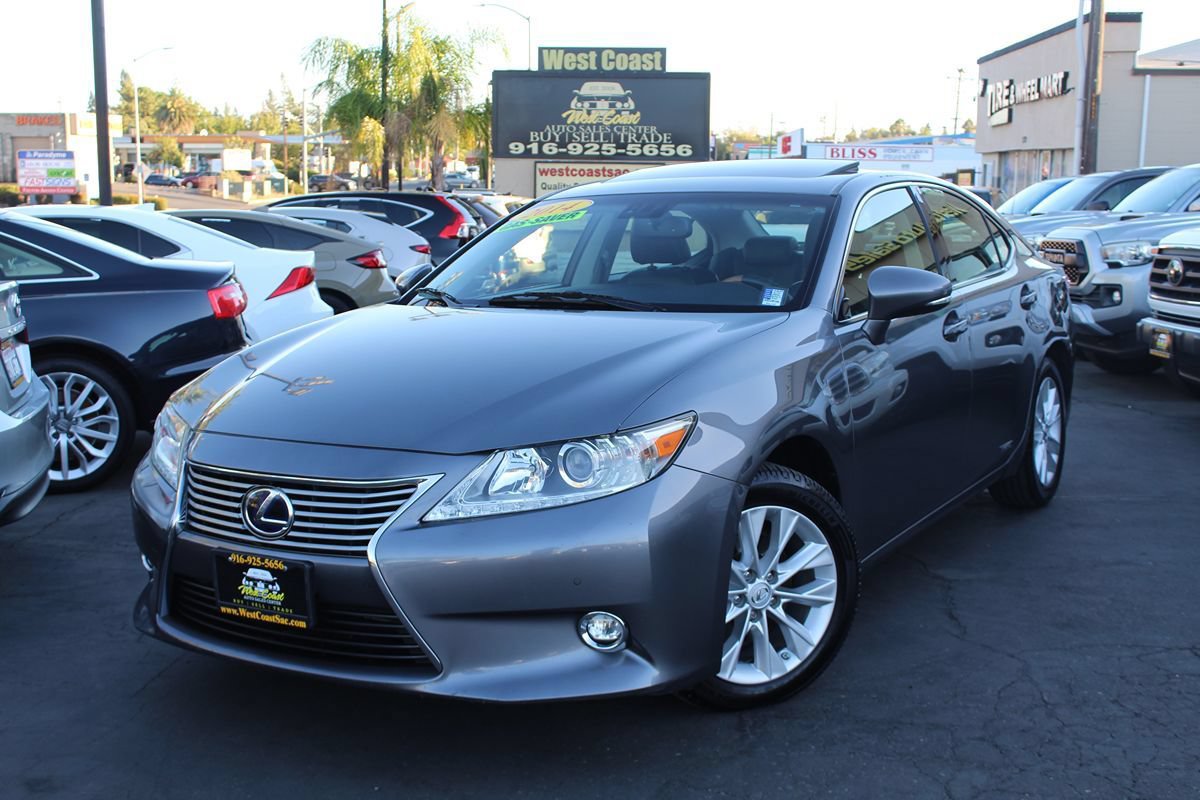 Used 2014 Lexus ES 300h w/ Luxury Package w/Bamboo Trim FWD image 41