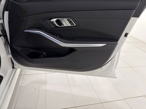 Used 2020 BMW 330i xDrive Sedan w/ Executive Package AWD/4WD image 18