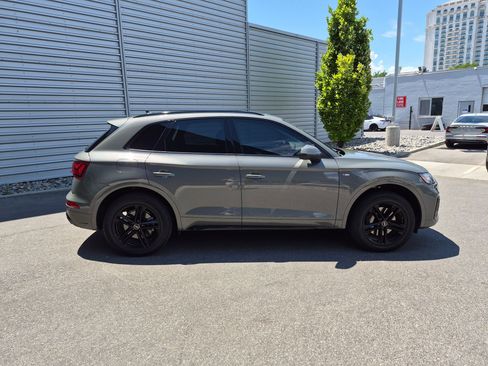 Used 2023 Audi Q5 e Premium Plus AWD/4WD image 2