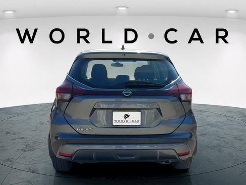 Used 2022 Nissan Kicks S FWD image 6
