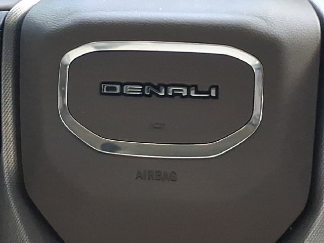 Used 2022 GMC Yukon XL Denali w/ Denali Ultimate Package AWD/4WD image 13