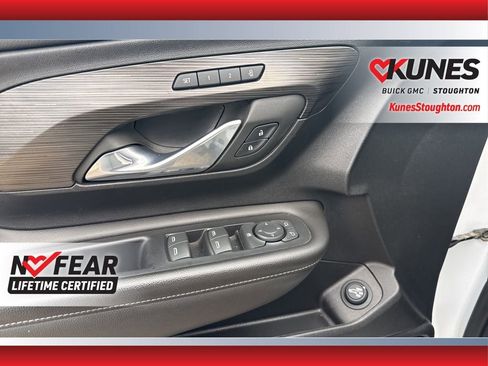 Used 2023 GMC Terrain SLT image 20