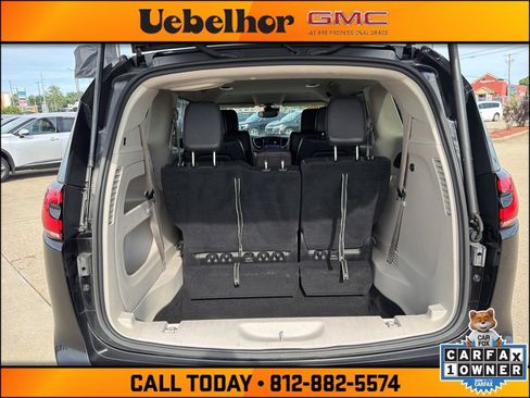 Used 2022 Chrysler Pacifica Touring-L FWD image 11