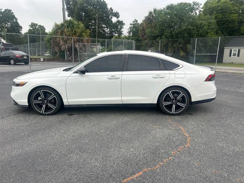 Used 2023 Honda Accord Sport image 2
