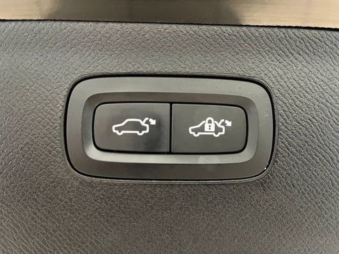 Used 2019 Volvo XC90 T6 Momentum w/ Protection Package AWD/4WD image 32