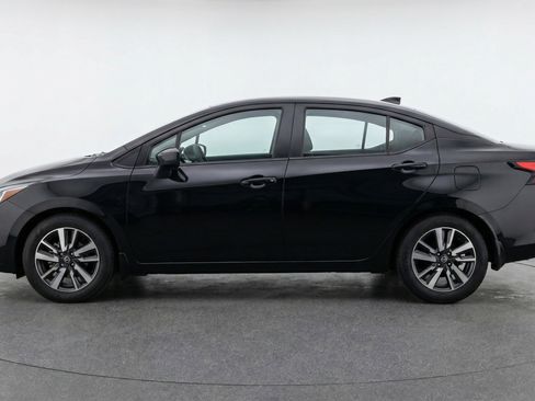 Used 2025 Nissan Versa SV image 5