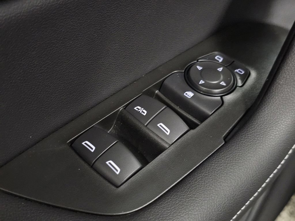 Used 2026 Chevrolet Blazer LT FWD image 29