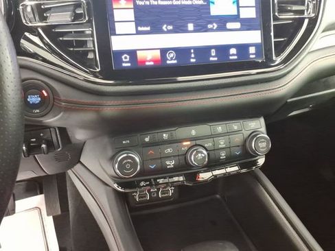 Used 2024 Dodge Durango GT image 21