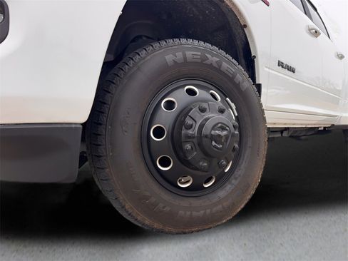 Used 2024 RAM 3500 Laramie w/ Night Edition image 13