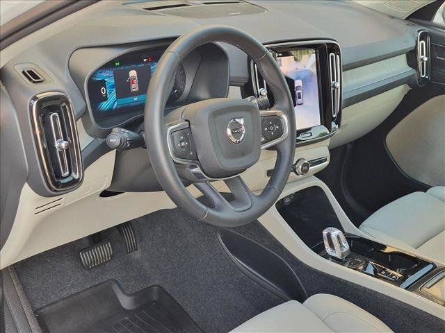 Used 2026 Volvo XC40 B5 Ultra w/ Protection Package Premier AWD/4WD image 10