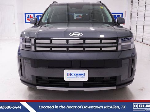 Used 2026 Hyundai Santa Fe SEL FWD image 2