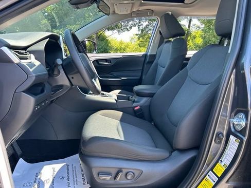 Used 2025 Toyota RAV4 XLE w/ Convenience Package AWD/4WD image 15
