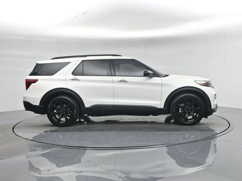 Certified 2023 Ford Explorer ST-Line w/ Class IV Trailer Tow Package image 20