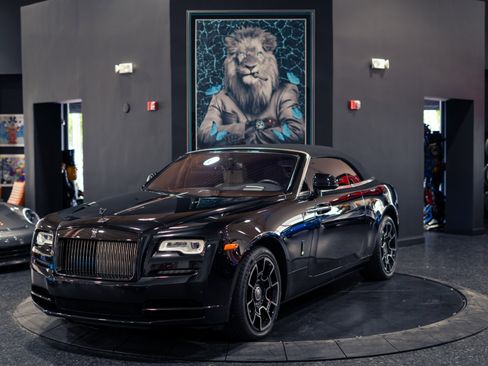 Used 2018 Rolls-Royce Dawn RWD image 37