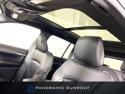 New 2026 Jeep Grand Cherokee Limited image 2