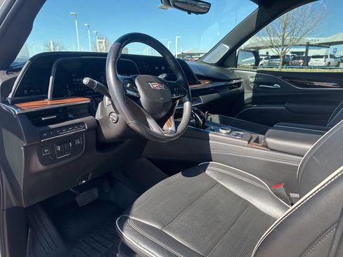Used 2021 Cadillac Escalade Premium Luxury w/ Driver Assist Tech Package image 6