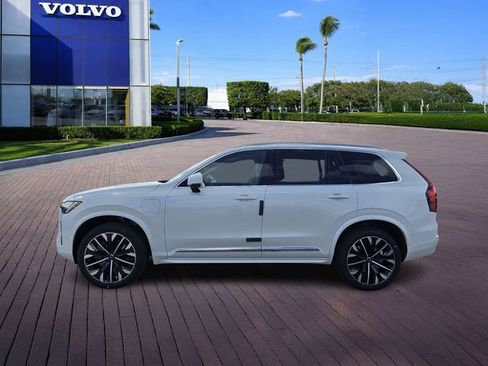New 2026 Volvo XC90 T8 Ultra w/ Protection Package Premier image 4
