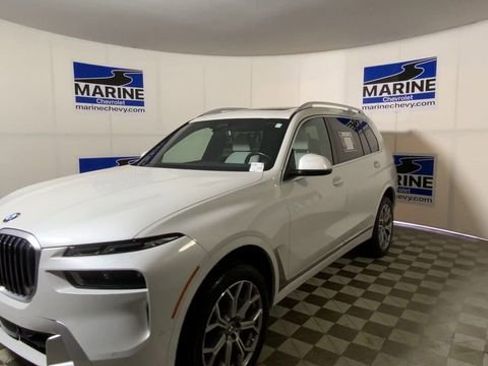 Used 2023 BMW X7 xDrive40i w/ Premium Package image 6