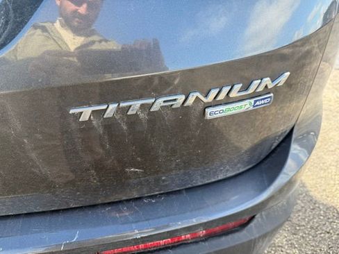 Used 2018 Ford Edge Titanium w/ Technology Package image 5