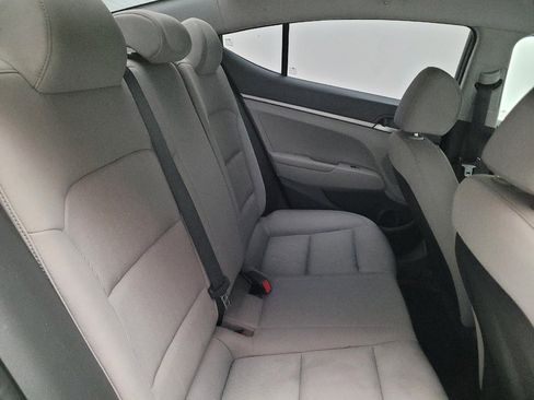Used 2017 Hyundai Elantra SE FWD image 19