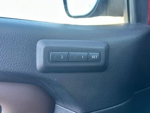 Used 2021 Nissan Titan Platinum Reserve w/ Moonroof Package AWD/4WD image 17