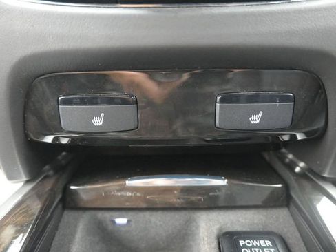 Used 2018 Acura RLX w/ Technology Package image 3