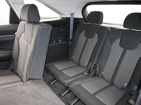 Used 2024 Kia Sorento LX image 33