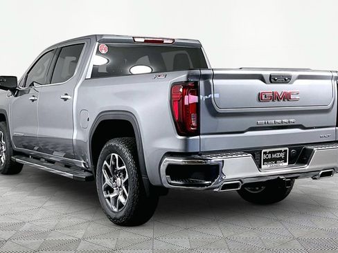 New 2026 GMC Sierra 1500 SLT AWD/4WD image 3