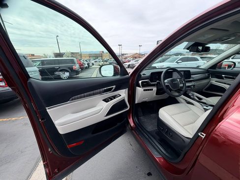 Used 2024 Kia Telluride EX w/ EX Captain's Chair Package AWD/4WD image 10