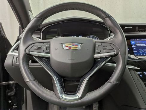 Used 2024 Cadillac XT6 Premium Luxury w/ LPO, Floor Liner Package AWD/4WD image 10