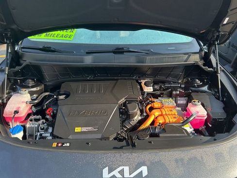 Used 2023 Kia Niro LX FWD image 10