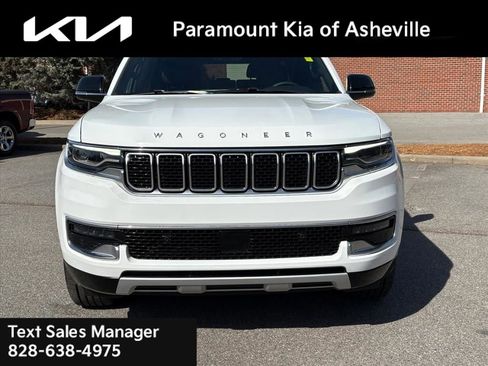 Used 2024 Jeep Wagoneer Series II image 2